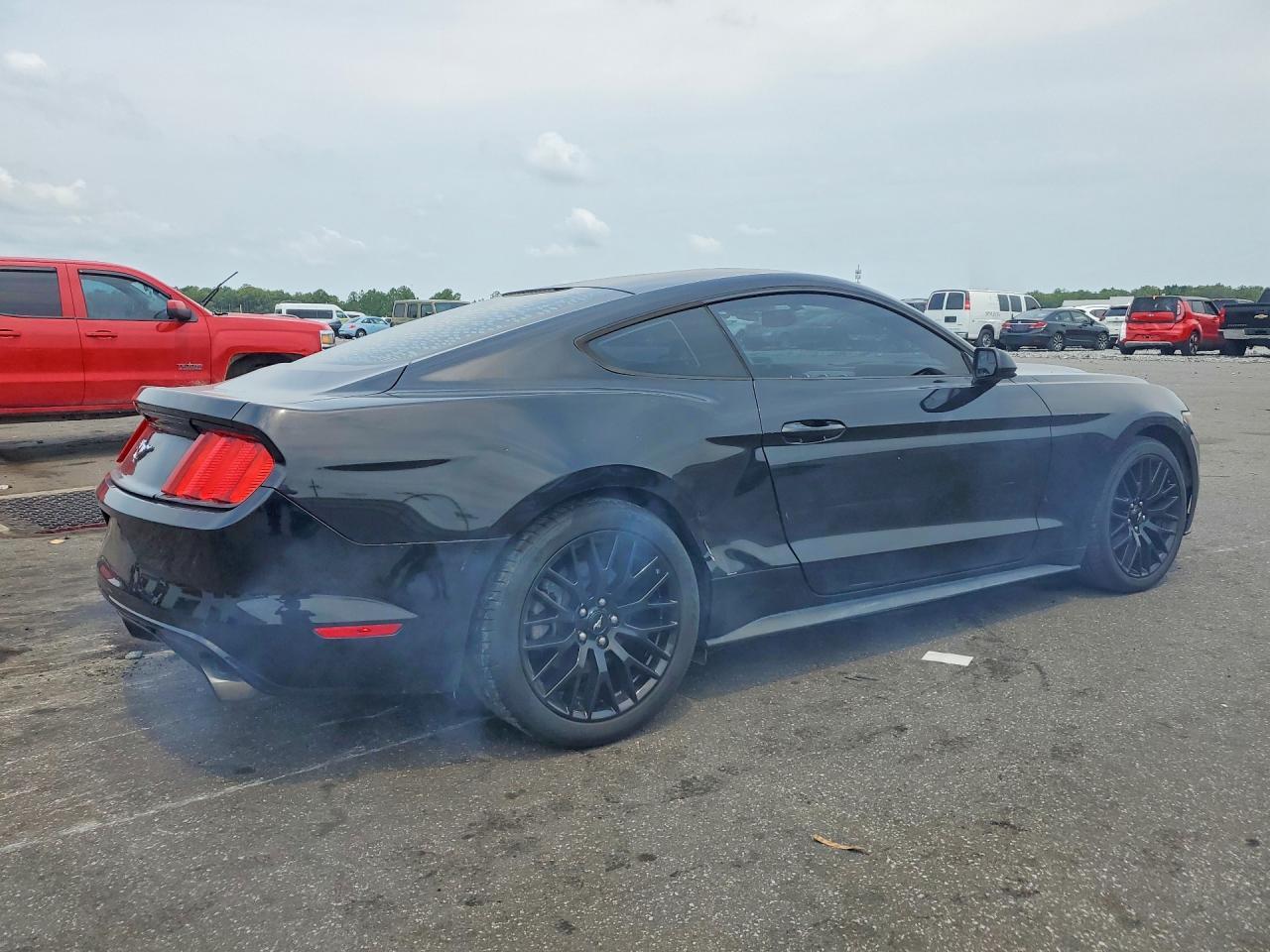 2015 Ford Mustang - zdjęcie 3