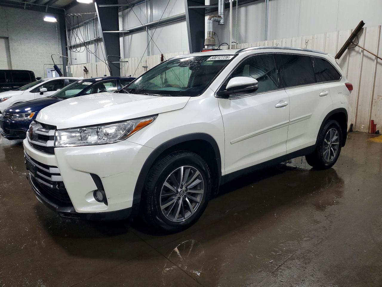 2019 Toyota Highlander Xle - zdjęcie główne