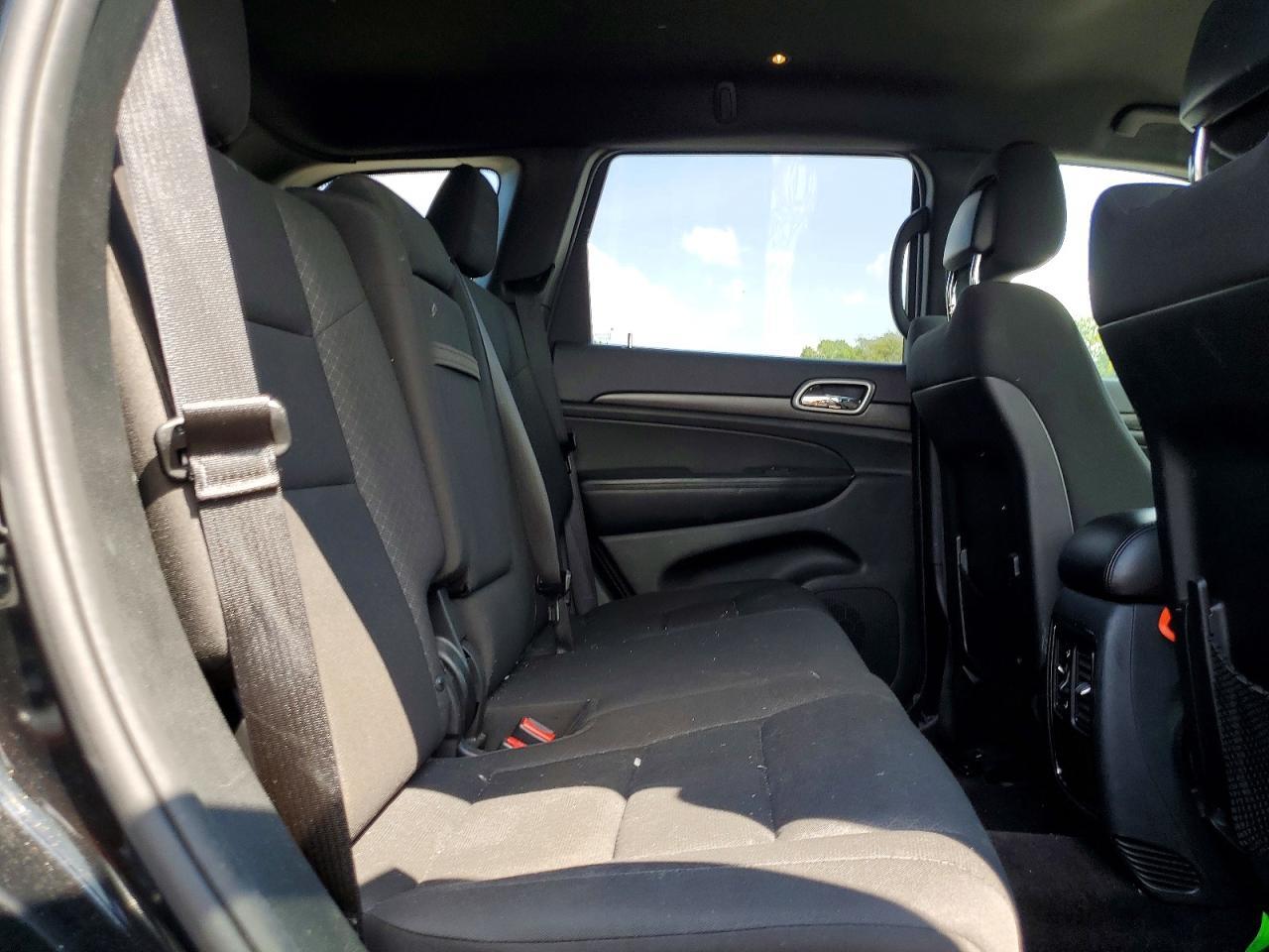 2018 Jeep Grand Cherokee Laredo - zdjęcie 11