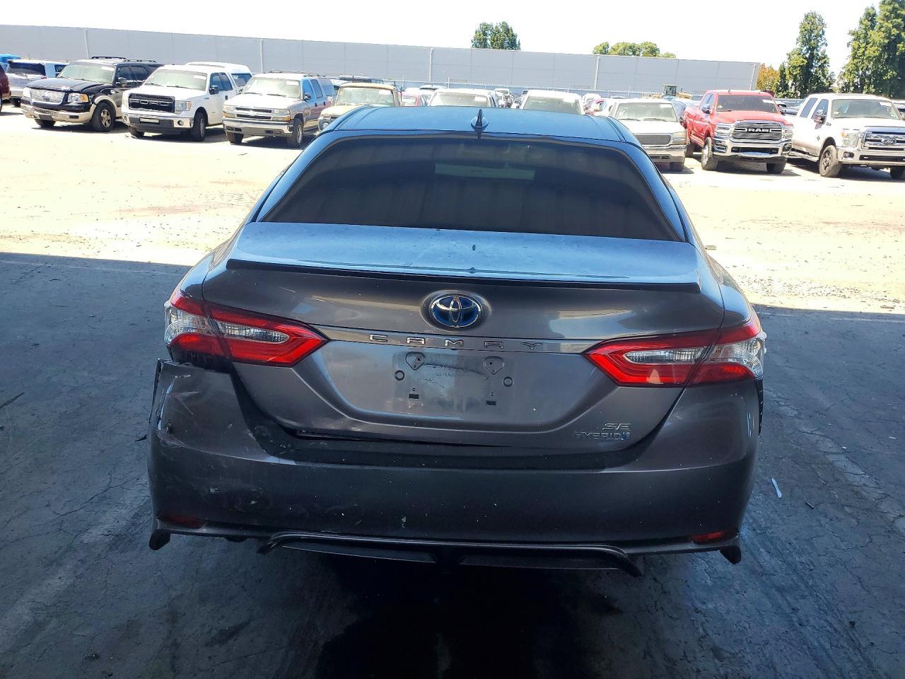 2020 Toyota Camry Se - zdjęcie 6