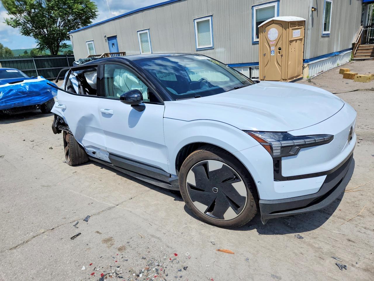 2025 Volvo Ex30 Ultra - zdjęcie 4