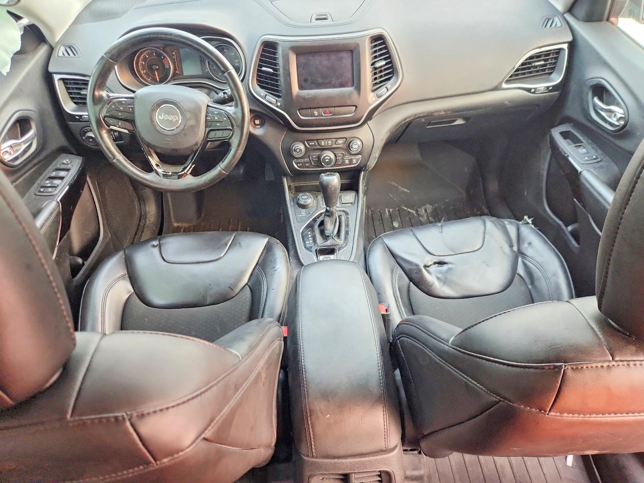 2020 Jeep Cherokee Latitude Plus - zdjęcie 8