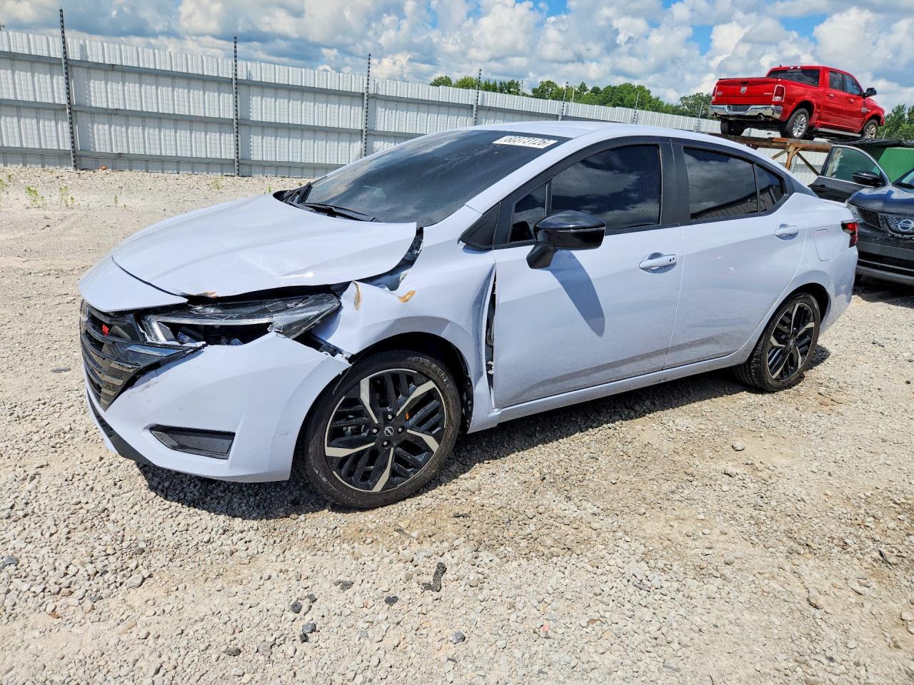 2024 Nissan Versa Sr - zdjęcie główne