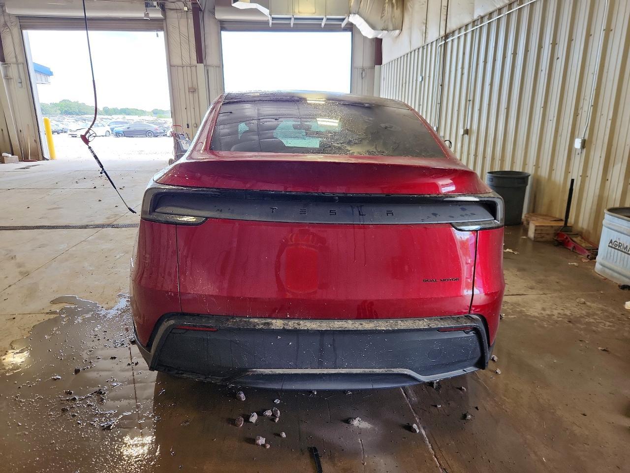2026 Tesla Model Y - zdjęcie 6