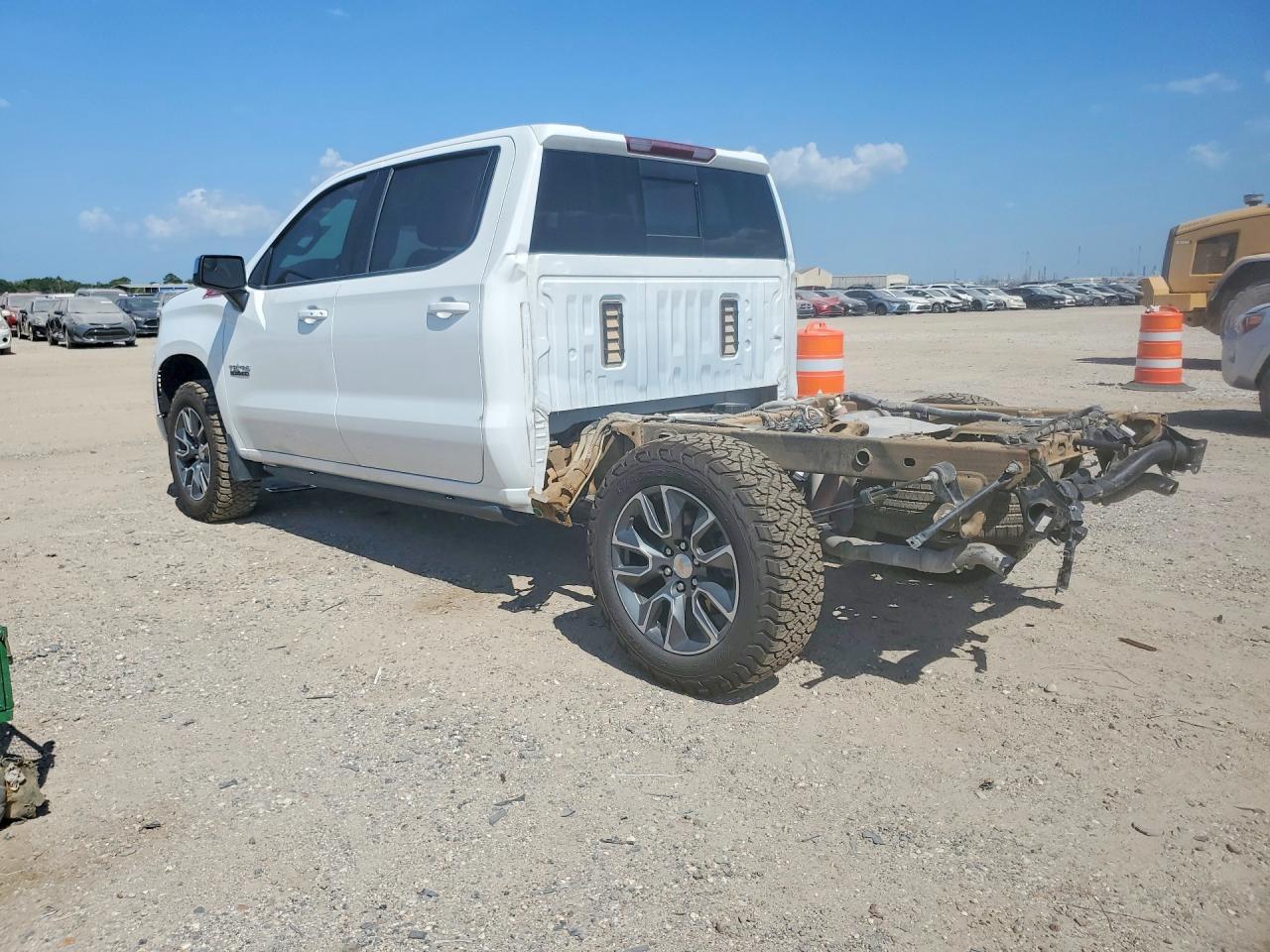 2025 Chevrolet Silverado K1500 Lt - zdjęcie 2