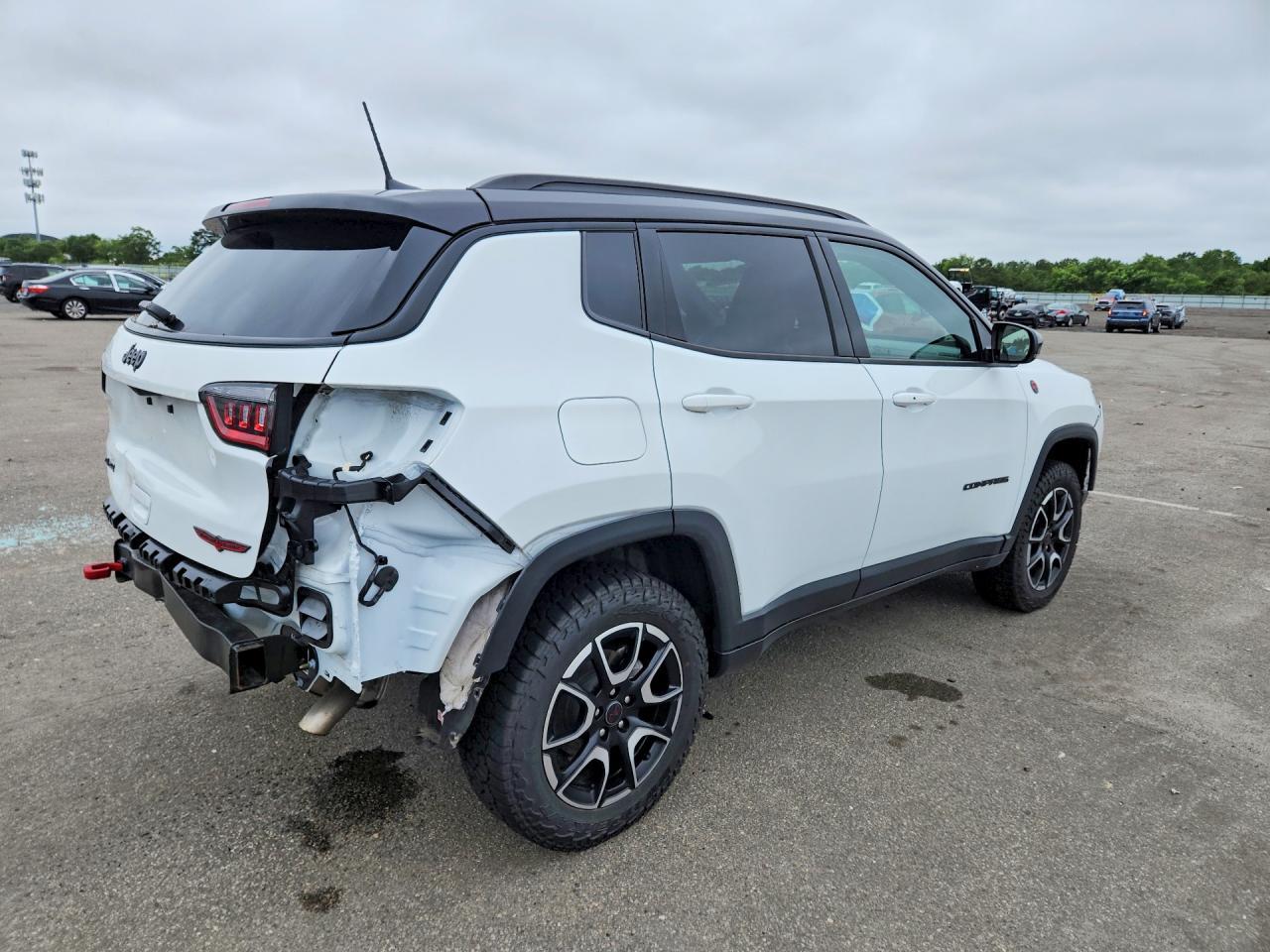 2025 Jeep Compass Trailhawk - zdjęcie 3