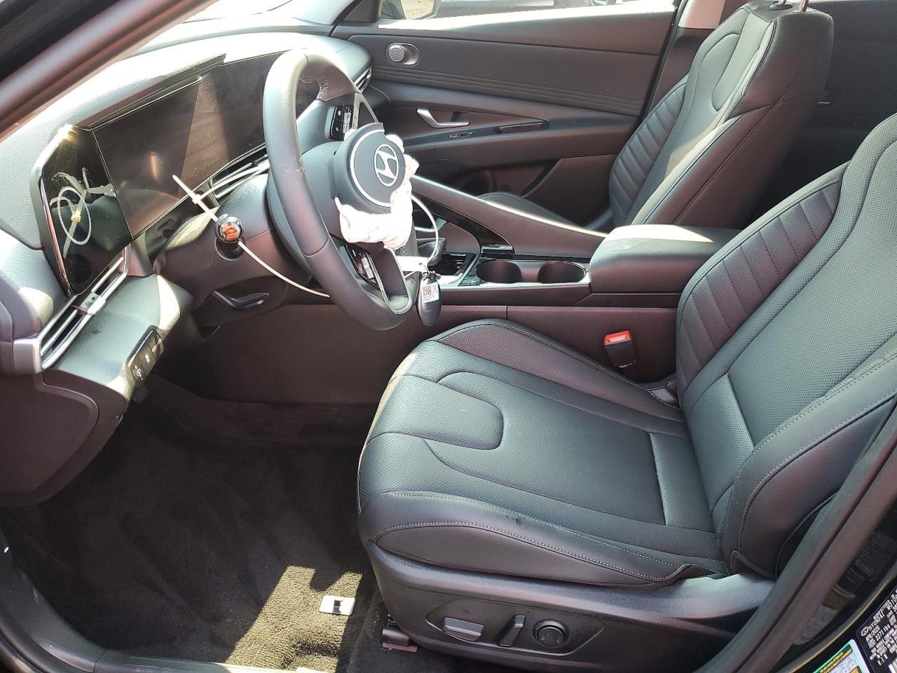 2026 Hyundai Elantra Limited - zdjęcie 7