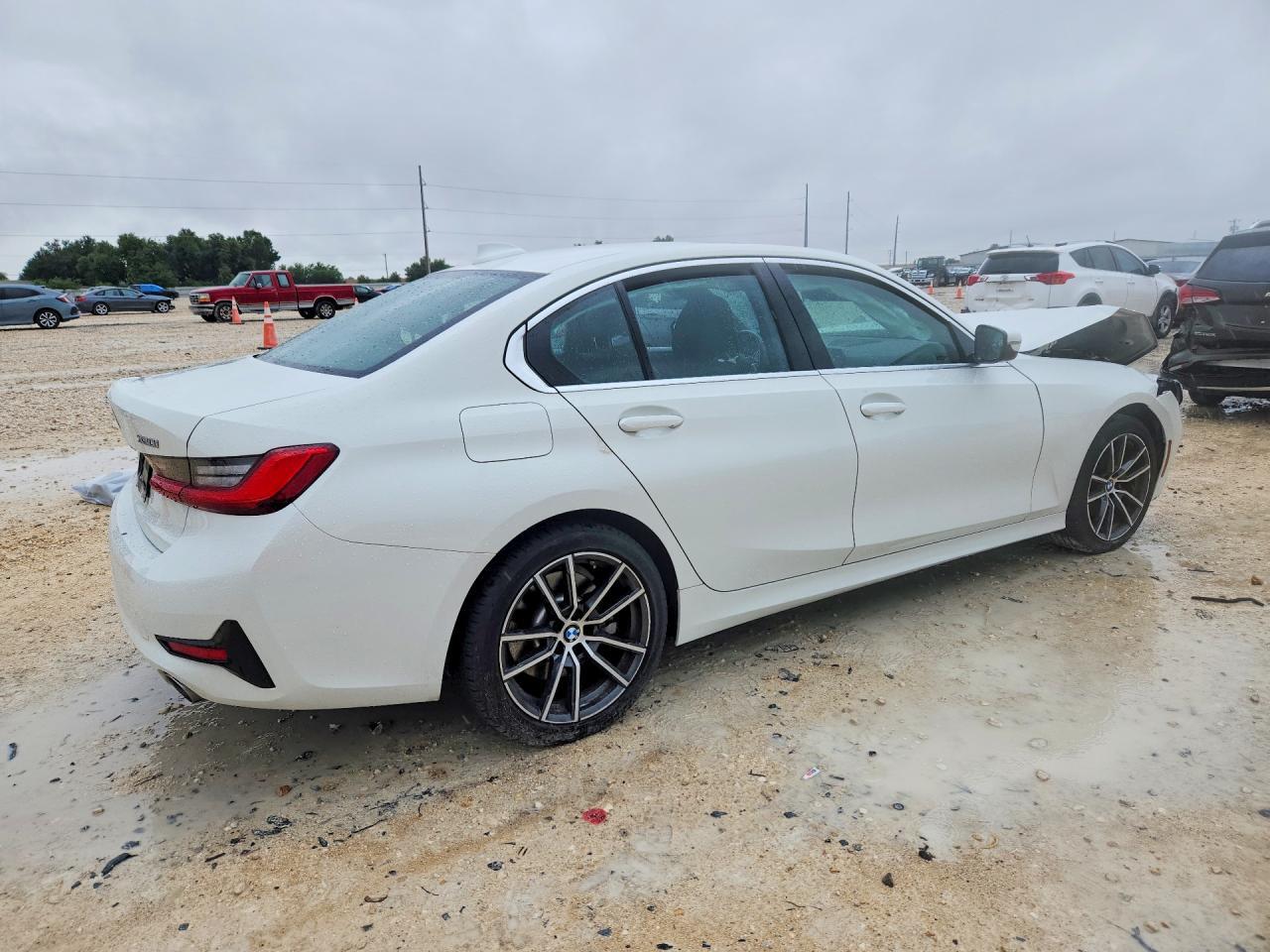 2020 BMW 330I - zdjęcie 3