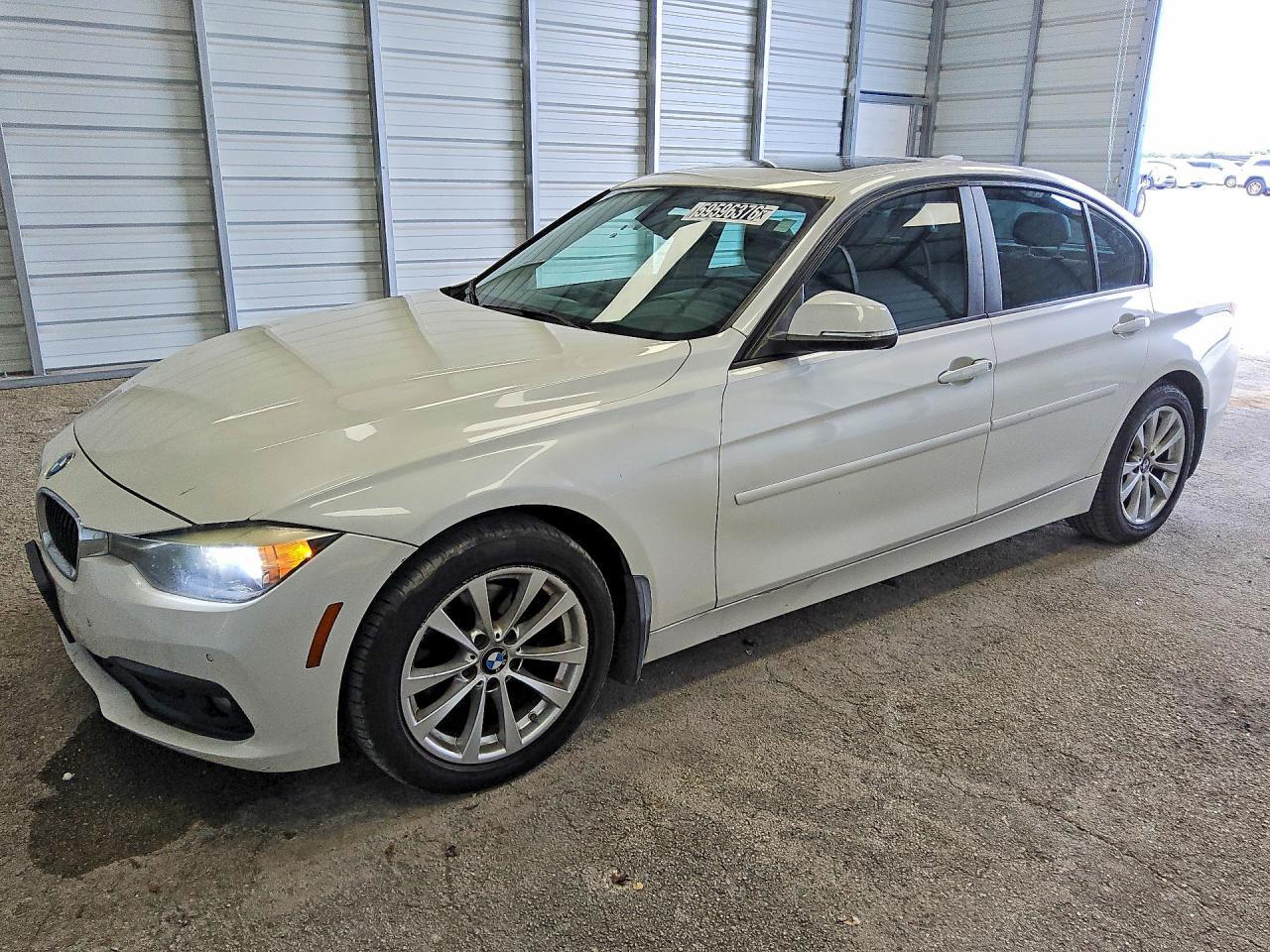2017 BMW Seria 3 320i - zdjęcie główne