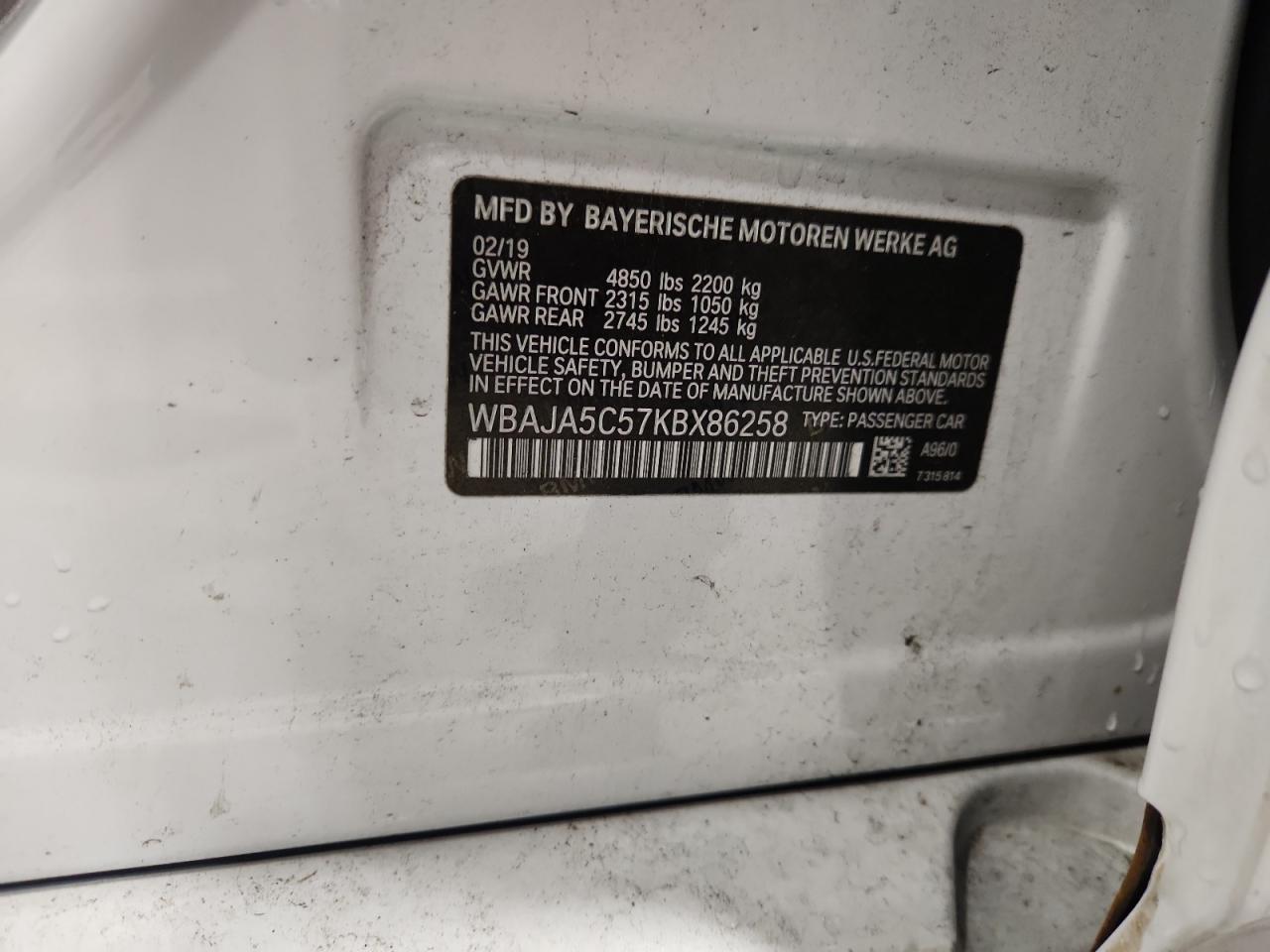 2019 BMW 530 I - zdjęcie 12