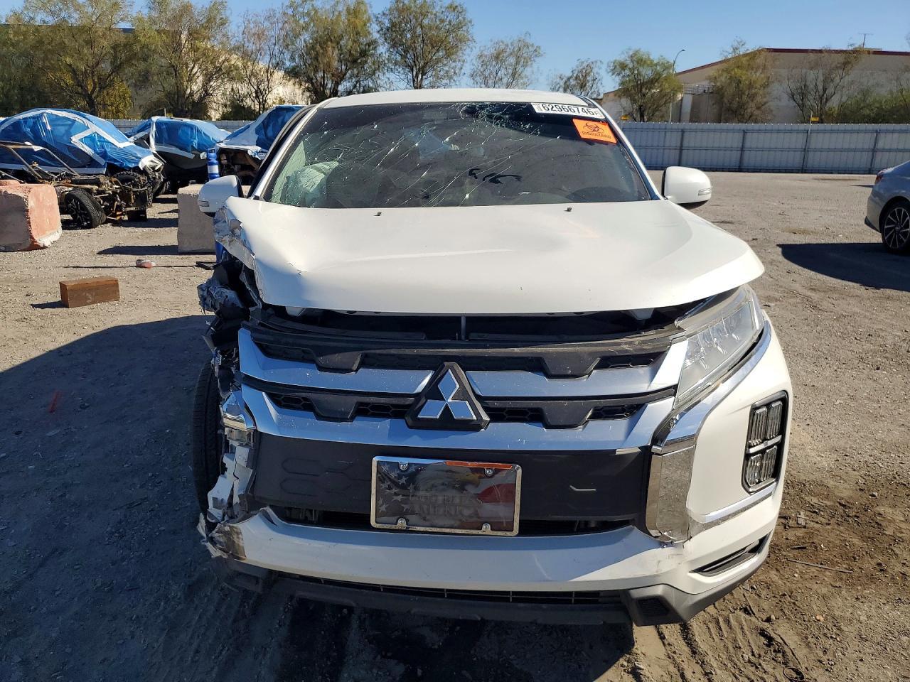 2021 Mitsubishi Outlander Sport Es - zdjęcie 5
