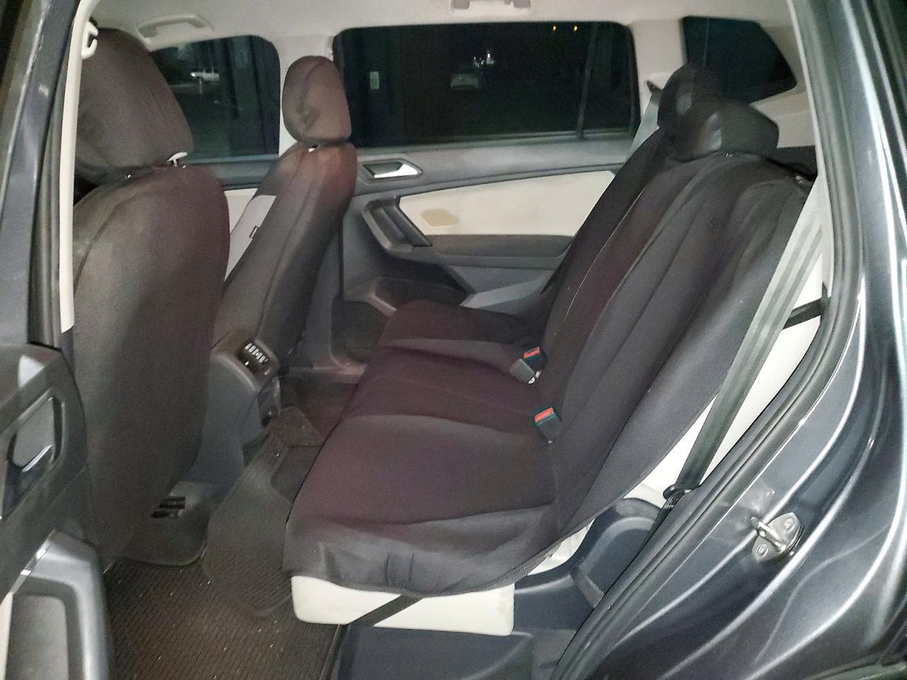 2021 Volkswagen Tiguan S - zdjęcie 10