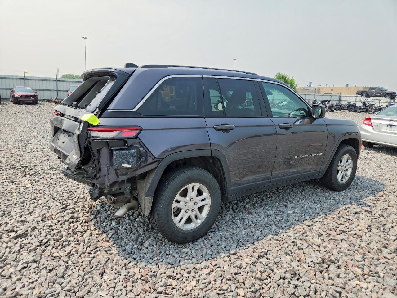 2022 Jeep Grand Cherokee Laredo - zdjęcie 3