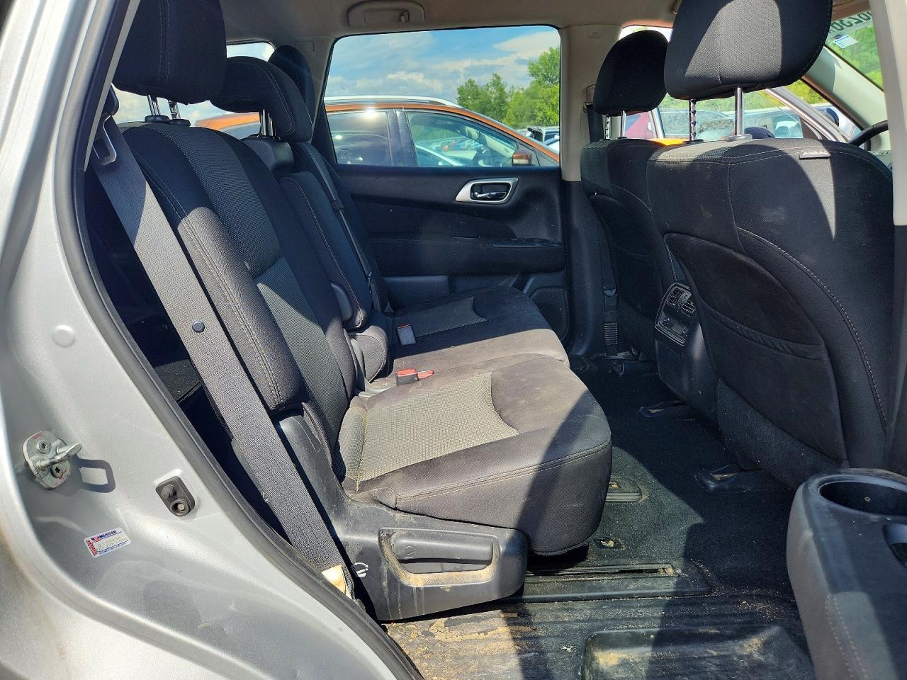 2017 Nissan Pathfinder Sv - zdjęcie 11
