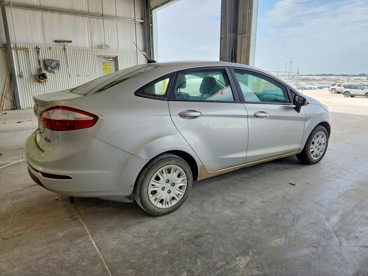 2016 Ford Fiesta S - zdjęcie 3