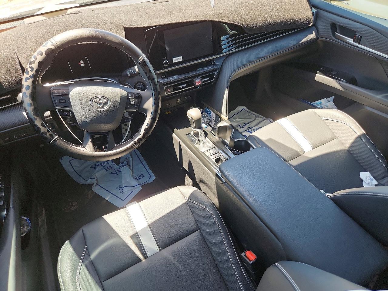 2026 Toyota Camry - zdjęcie 8