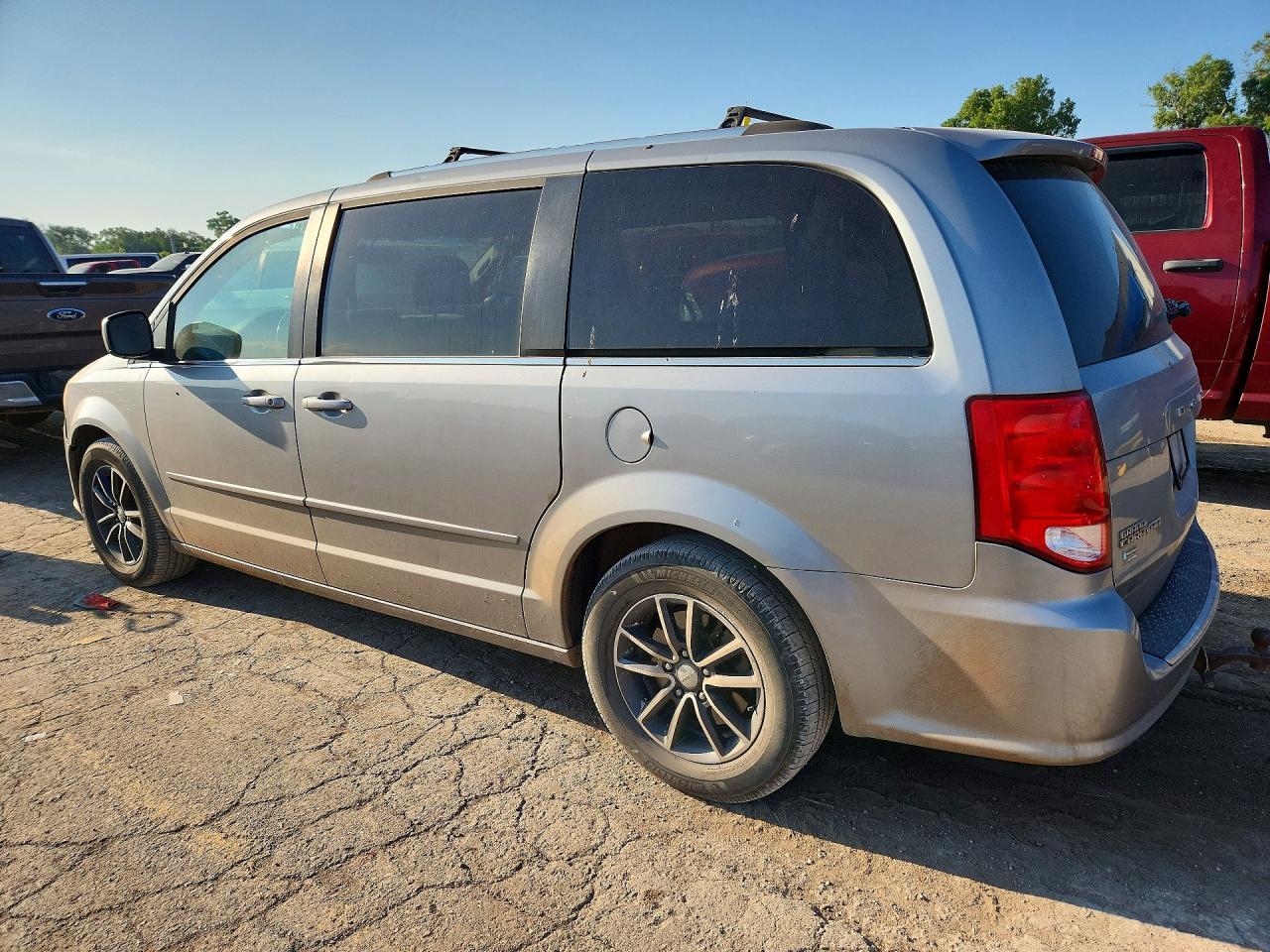 2017 Dodge Grand Caravan Sxt - zdjęcie 2