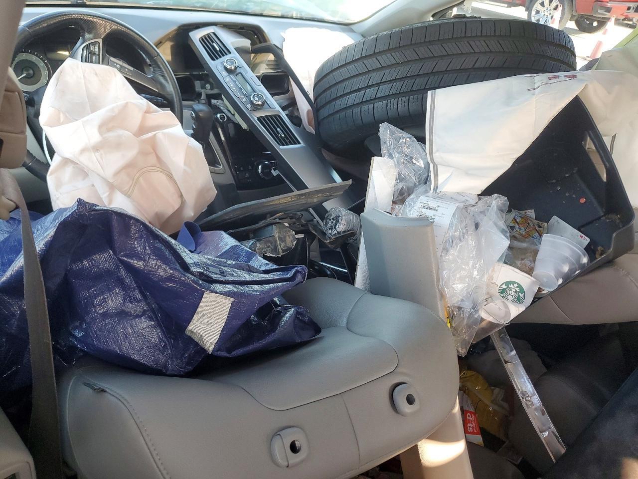 2015 Honda Odyssey Touring - zdjęcie 8