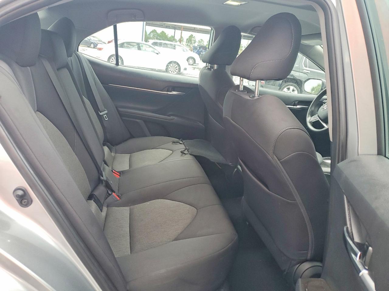 2023 Toyota Camry Le - zdjęcie 10