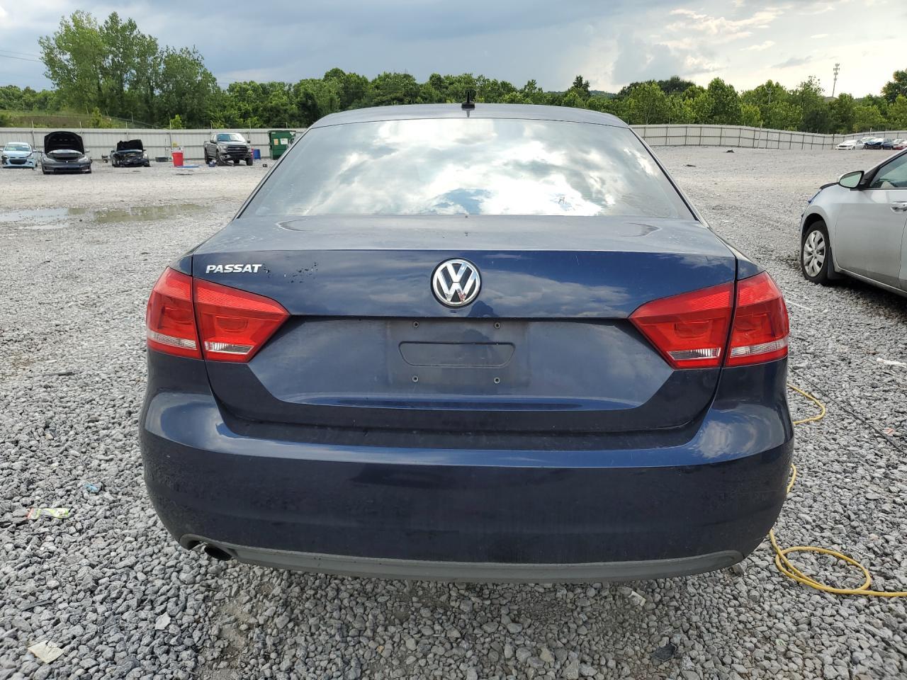 2013 Volkswagen Passat S - zdjęcie 6