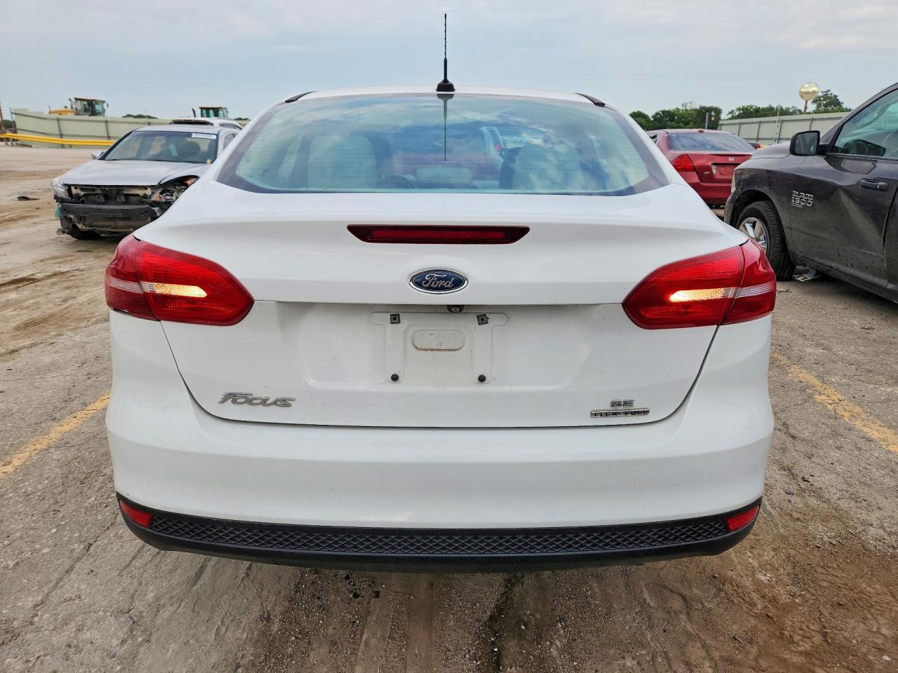 2015 Ford Focus Se - zdjęcie 6