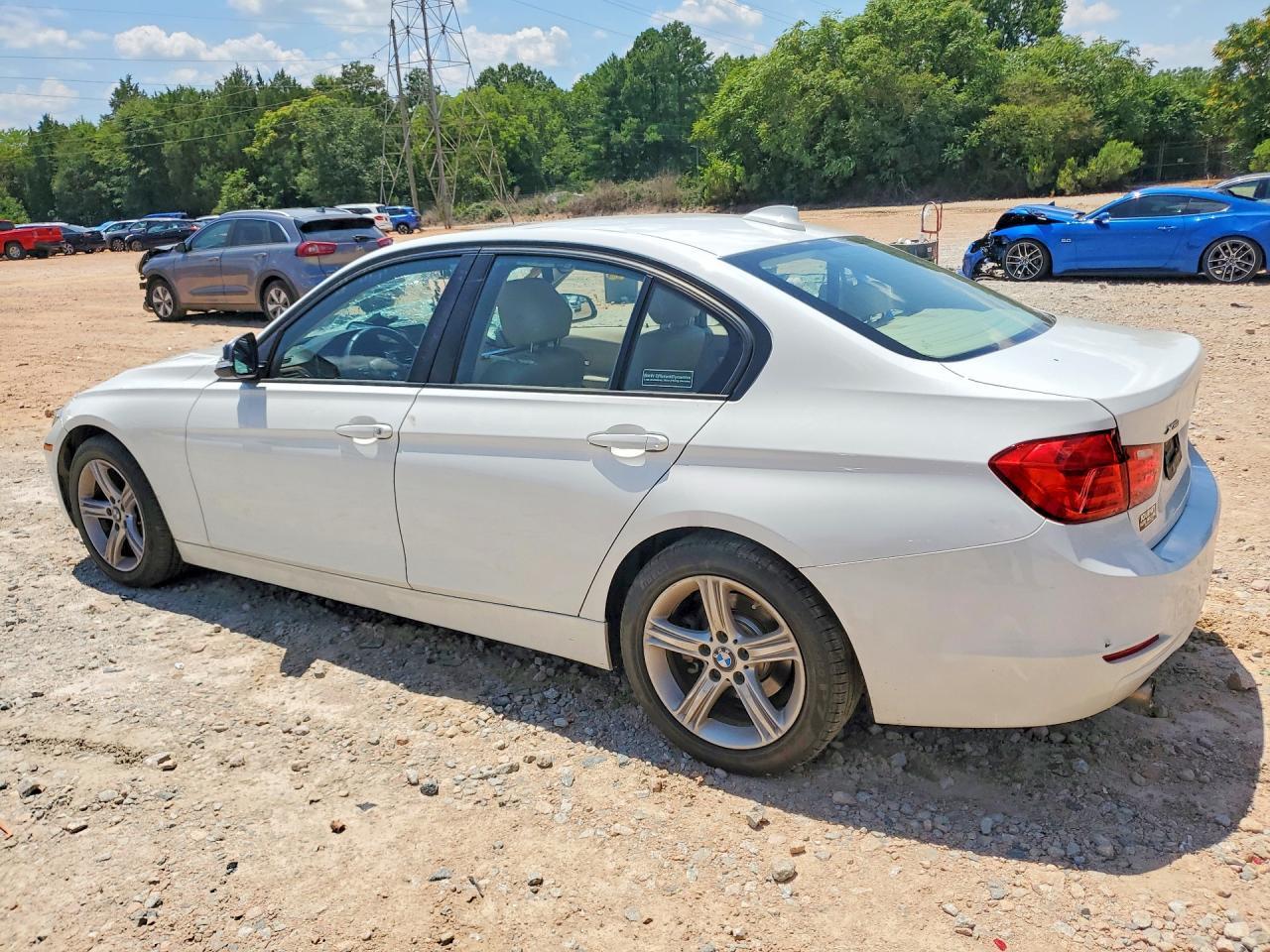 2014 BMW 320 I xDrive - zdjęcie 2