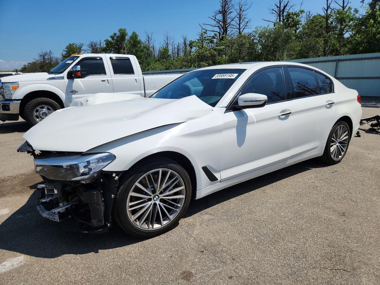 2018 BMW Seria 5 530i - zdjęcie główne