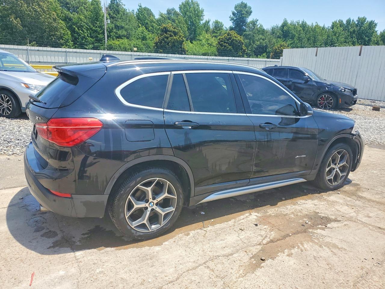 2017 BMW X1 xDrive28I - zdjęcie 3