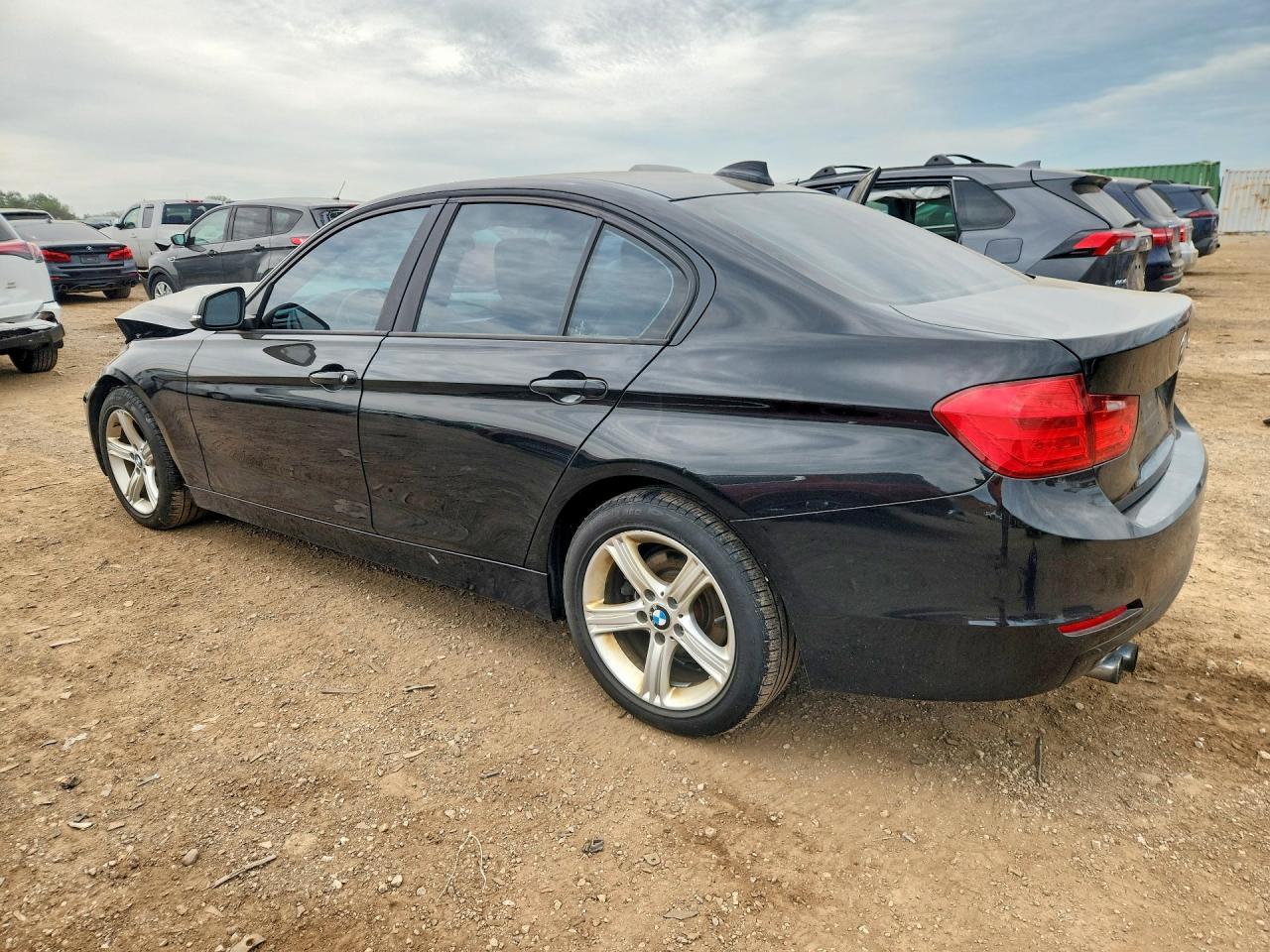 2014 BMW 328 I - zdjęcie 2