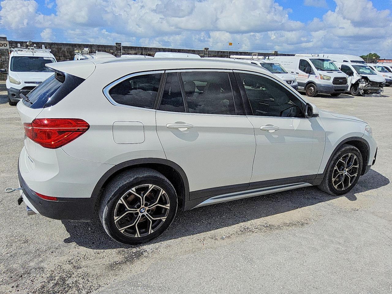 2020 BMW X1 Sdrive28I - zdjęcie 3