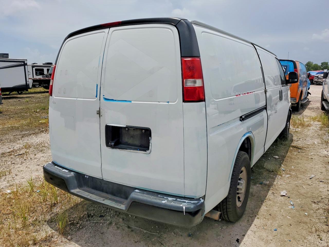2019 Chevrolet Express G3500 - zdjęcie 3
