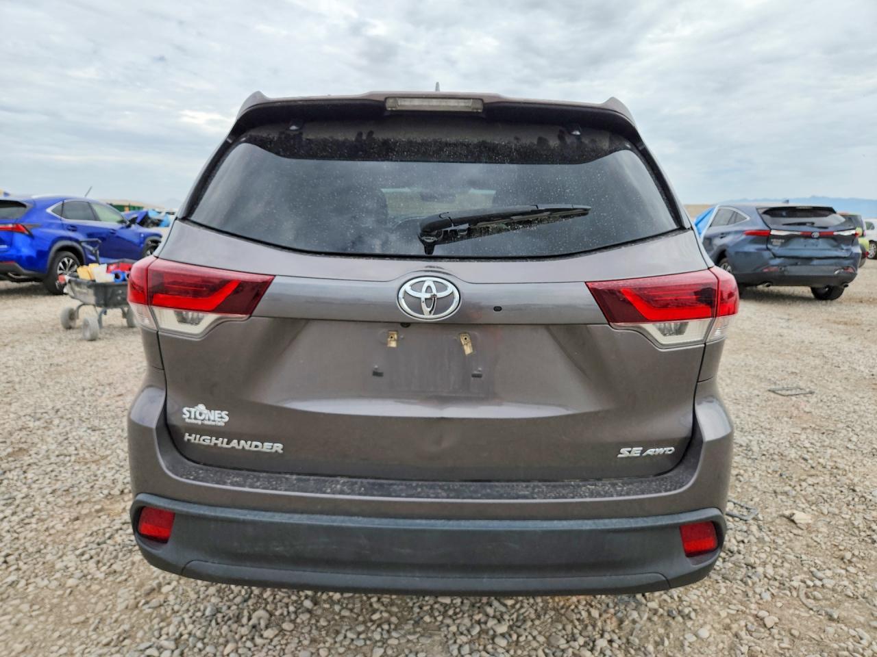 2019 Toyota Highlander Se - zdjęcie 6