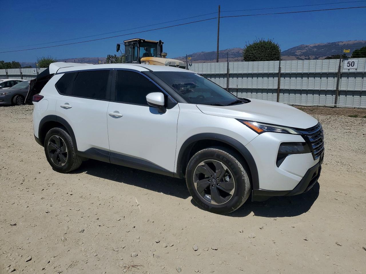 2024 Nissan Rogue Sv - zdjęcie 4