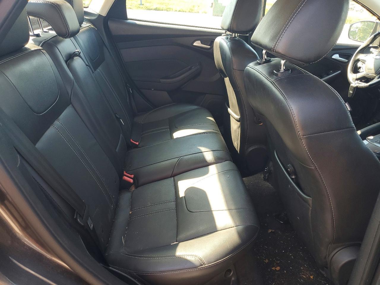 2014 Ford Focus Titanium - zdjęcie 10
