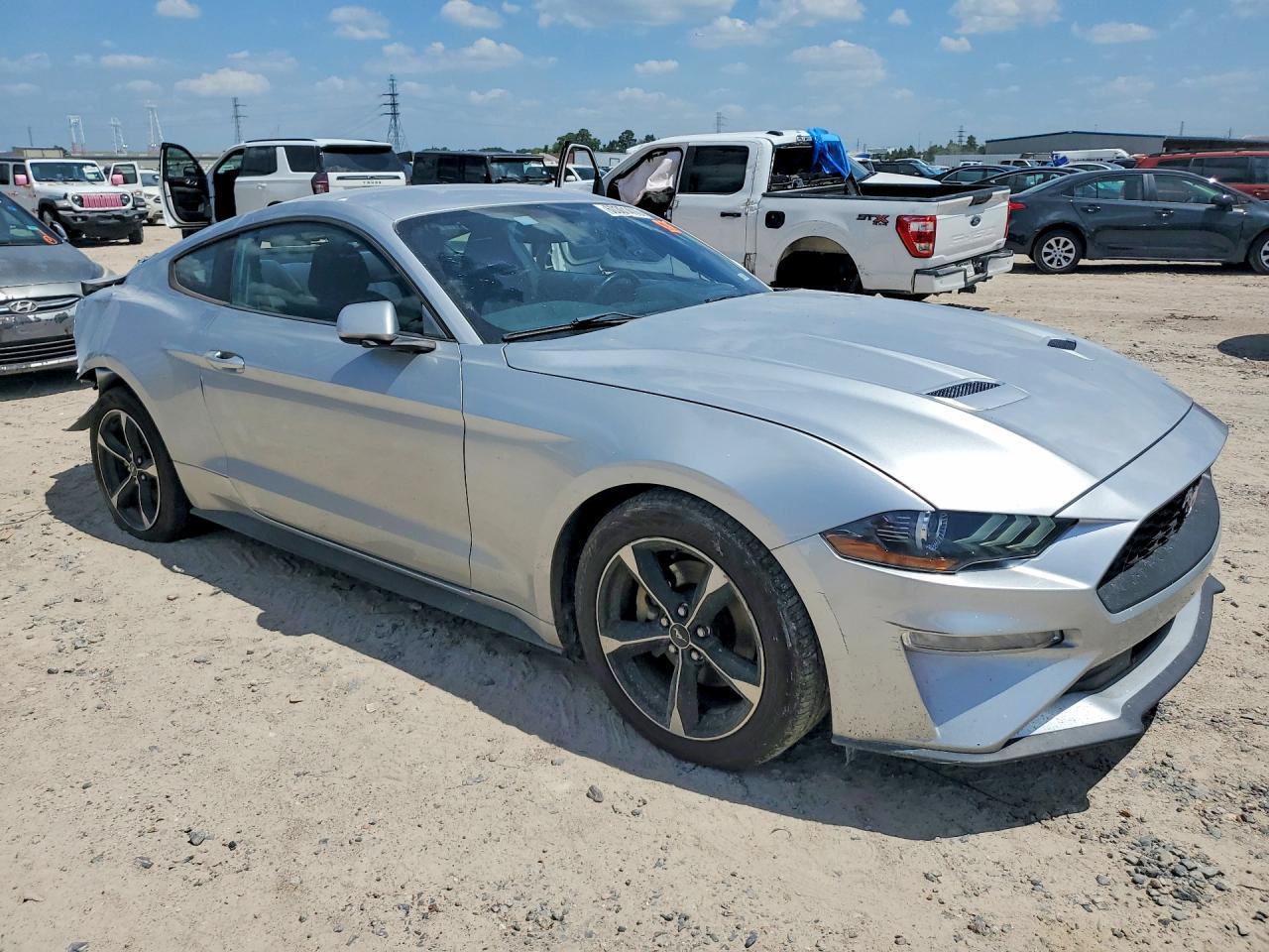 2018 Ford Mustang - zdjęcie 4