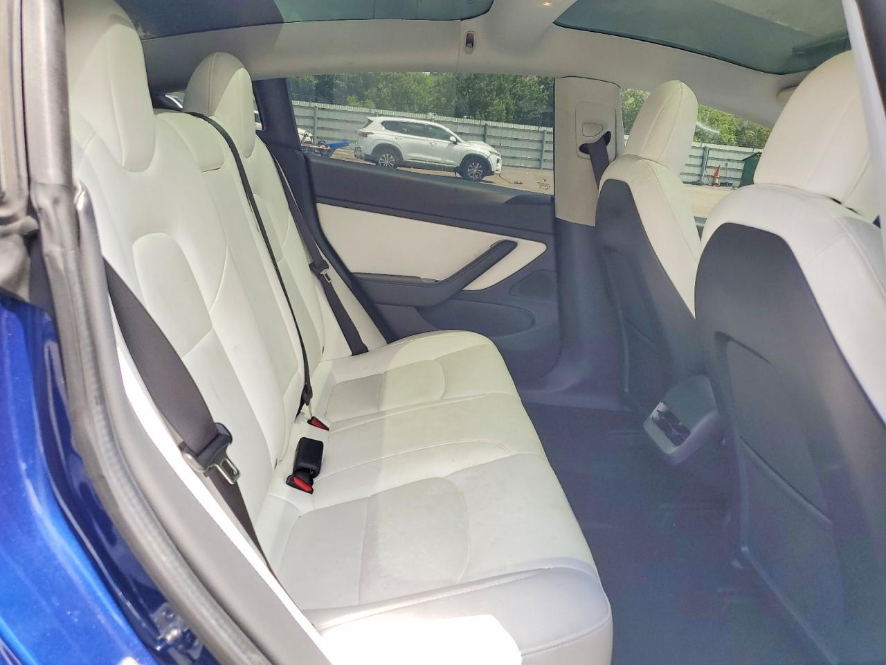 2020 Tesla Model 3 - zdjęcie 10