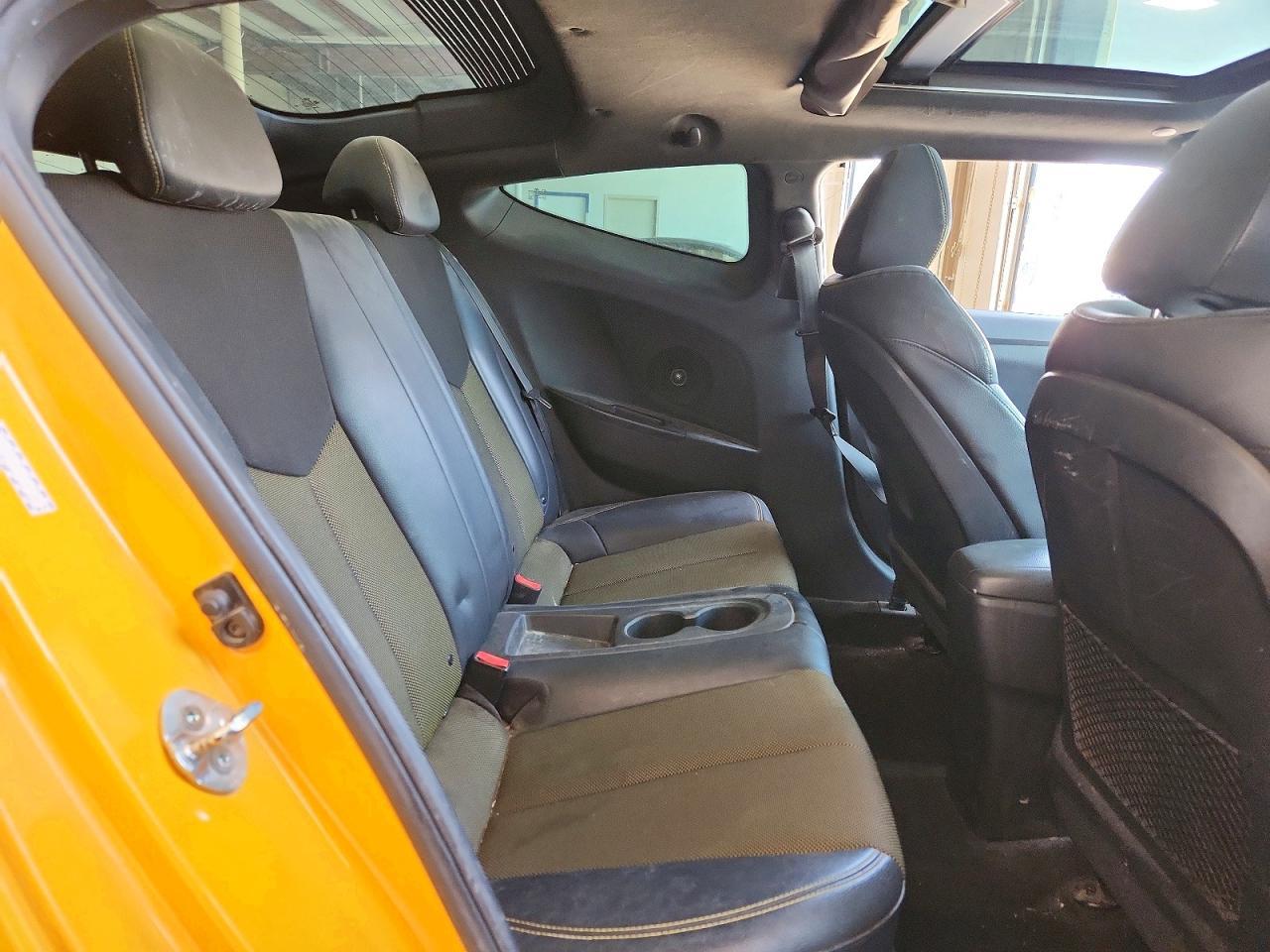 2016 Hyundai Veloster Base - zdjęcie 10