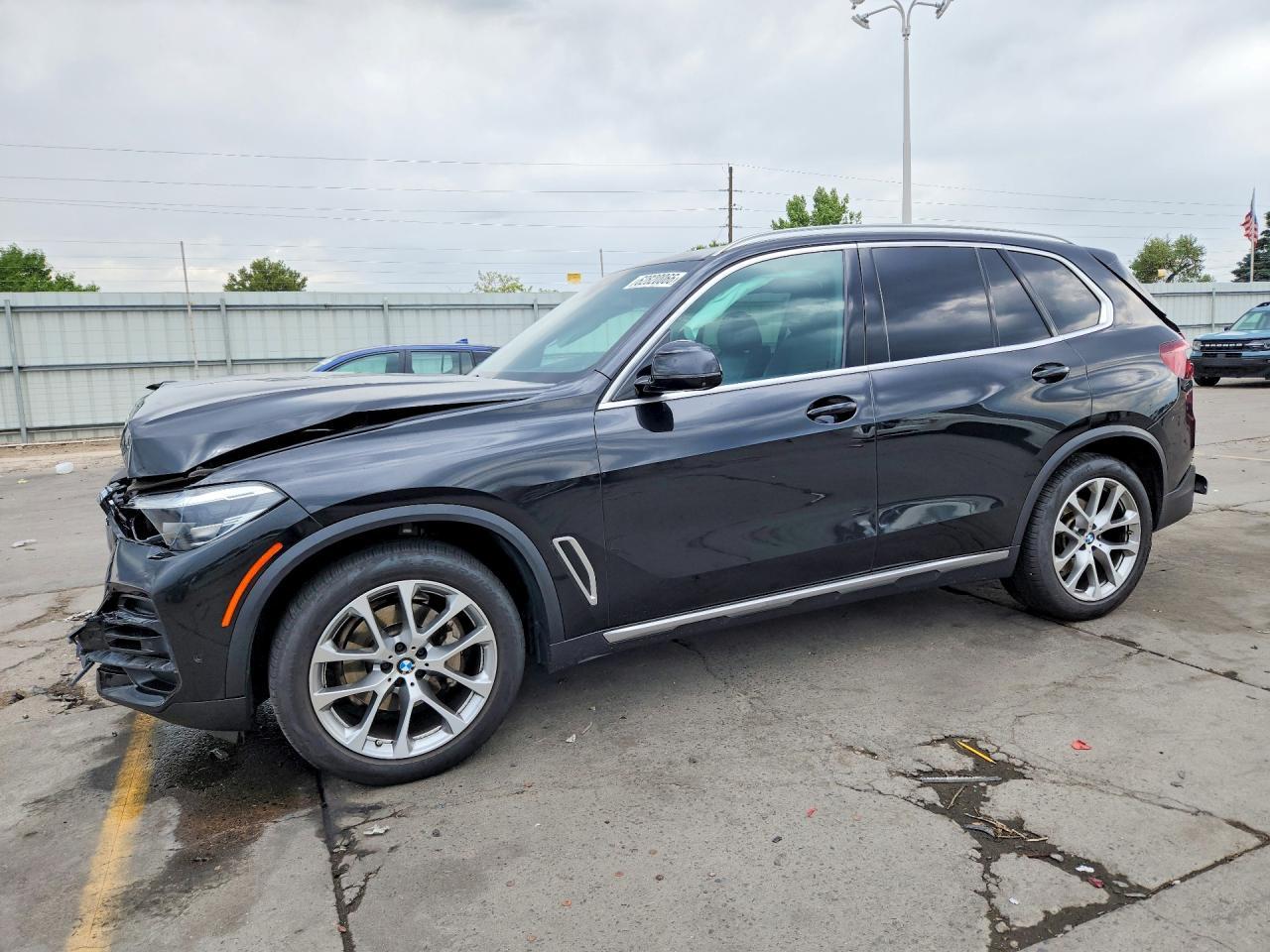 2022 BMW X5 xDrive40I - zdjęcie główne
