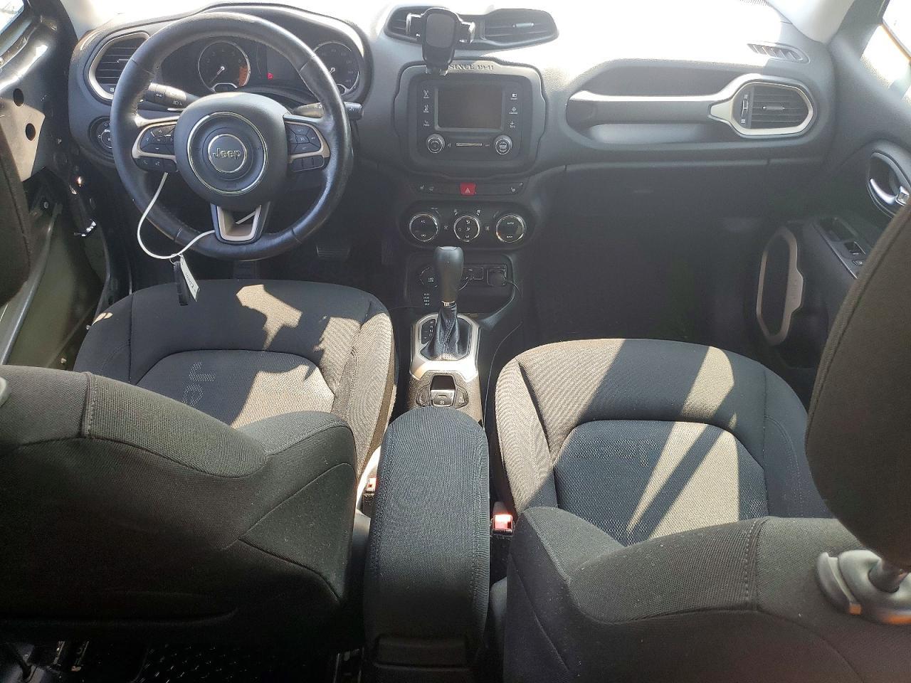 2016 Jeep Renegade Latitude - zdjęcie 8