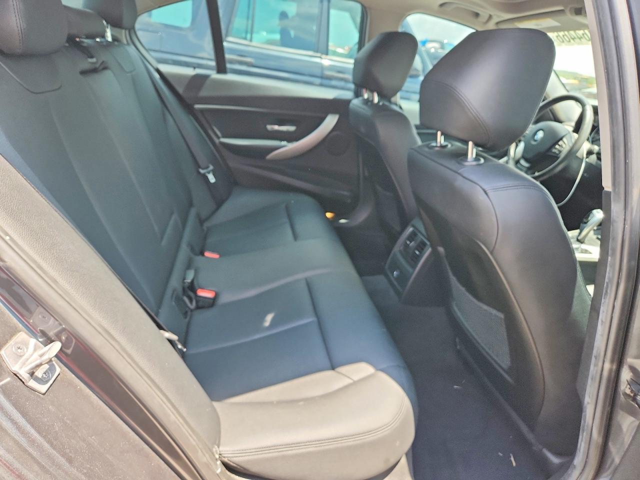 2017 BMW Seria 3 320i - zdjęcie 10