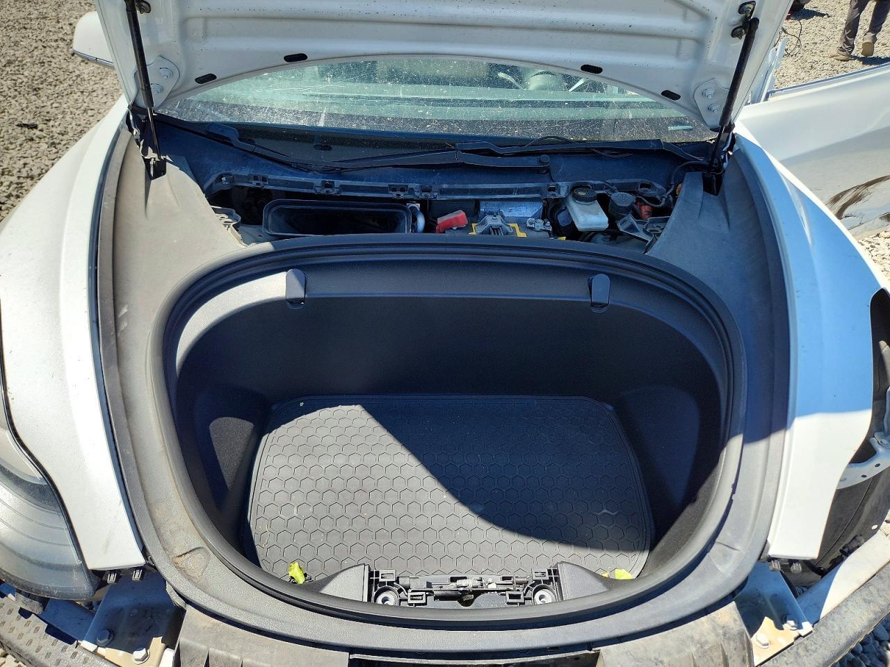 2019 Tesla Model 3 - zdjęcie 11