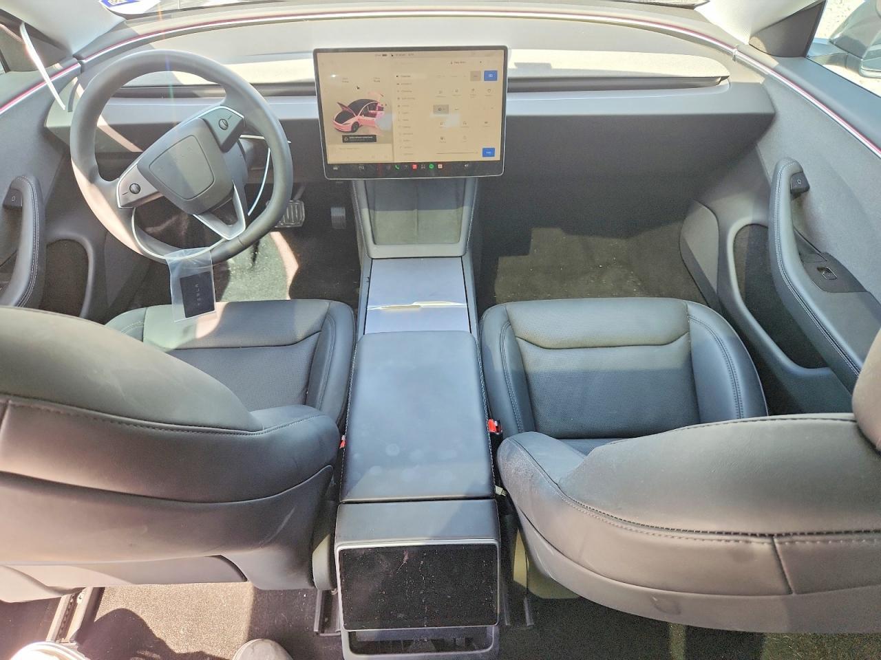 2025 Tesla Model 3 - zdjęcie 8