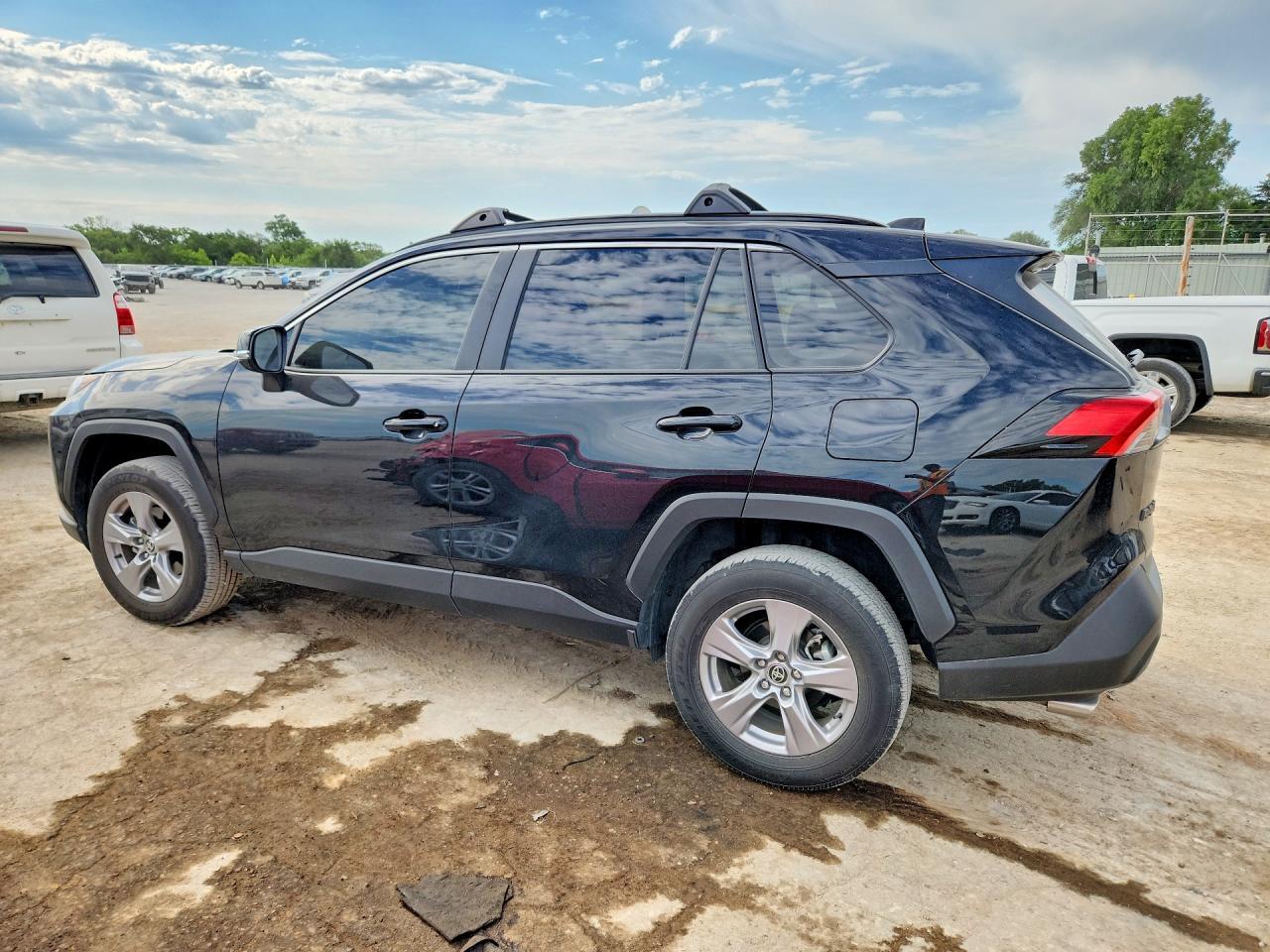 2025 Toyota Rav4 Xle - zdjęcie 2