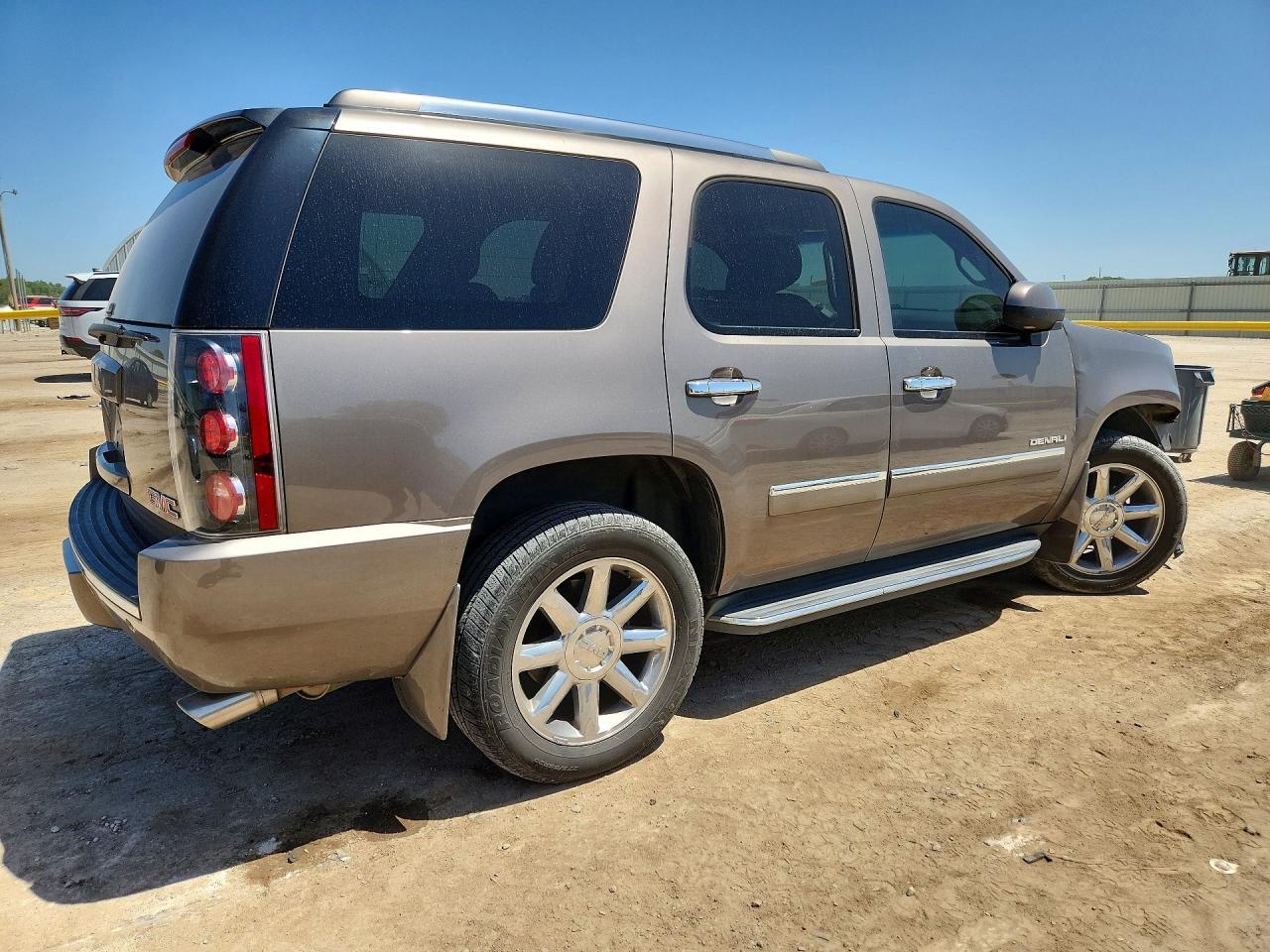2014 GMC Yukon Denali - zdjęcie 3