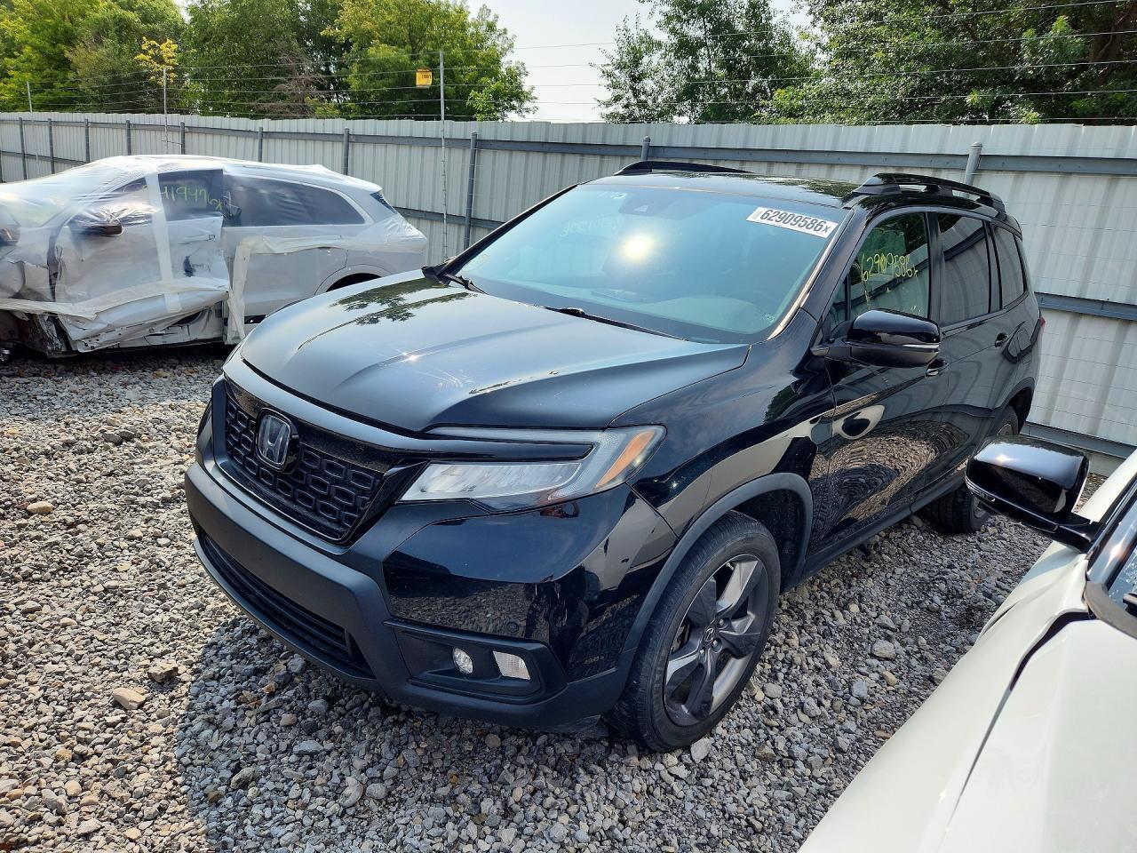 2019 Honda Passport Touring - zdjęcie główne