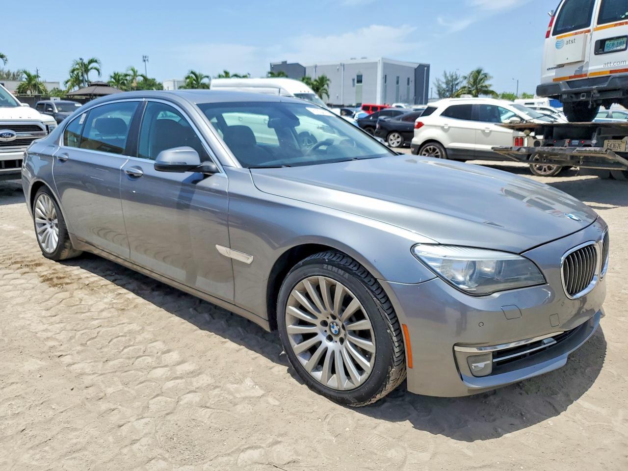 2013 BMW 750 Li - zdjęcie 4