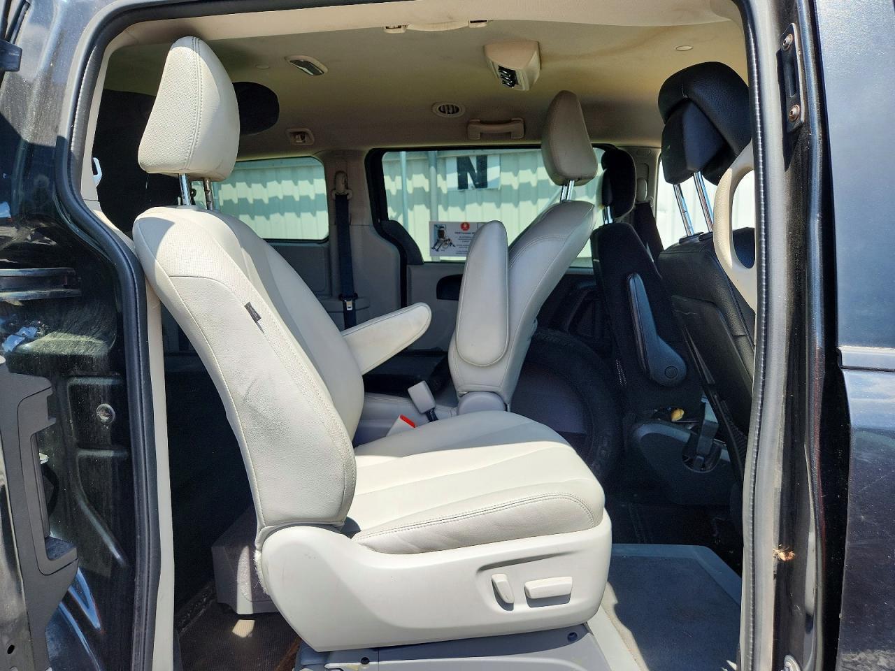 2014 Dodge Grand Caravan Sxt - zdjęcie 11