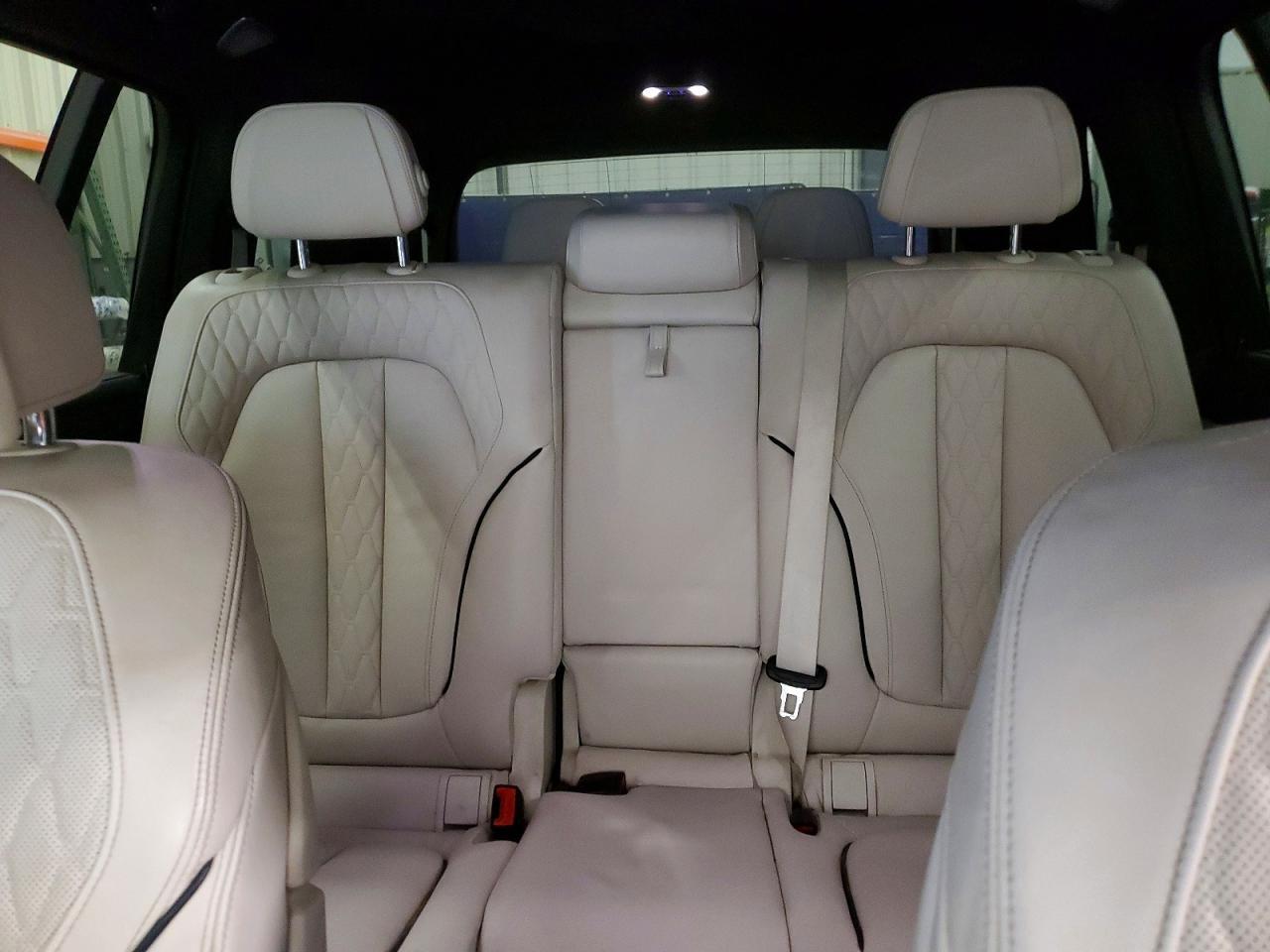 2019 BMW X7 xDrive50I - zdjęcie 10