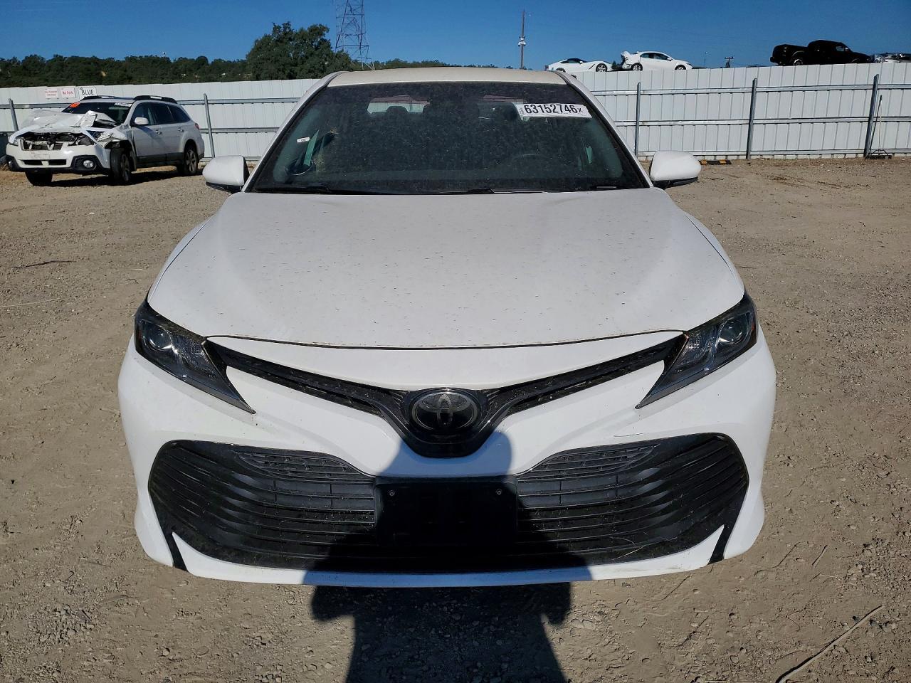 2020 Toyota Camry Le - zdjęcie 5