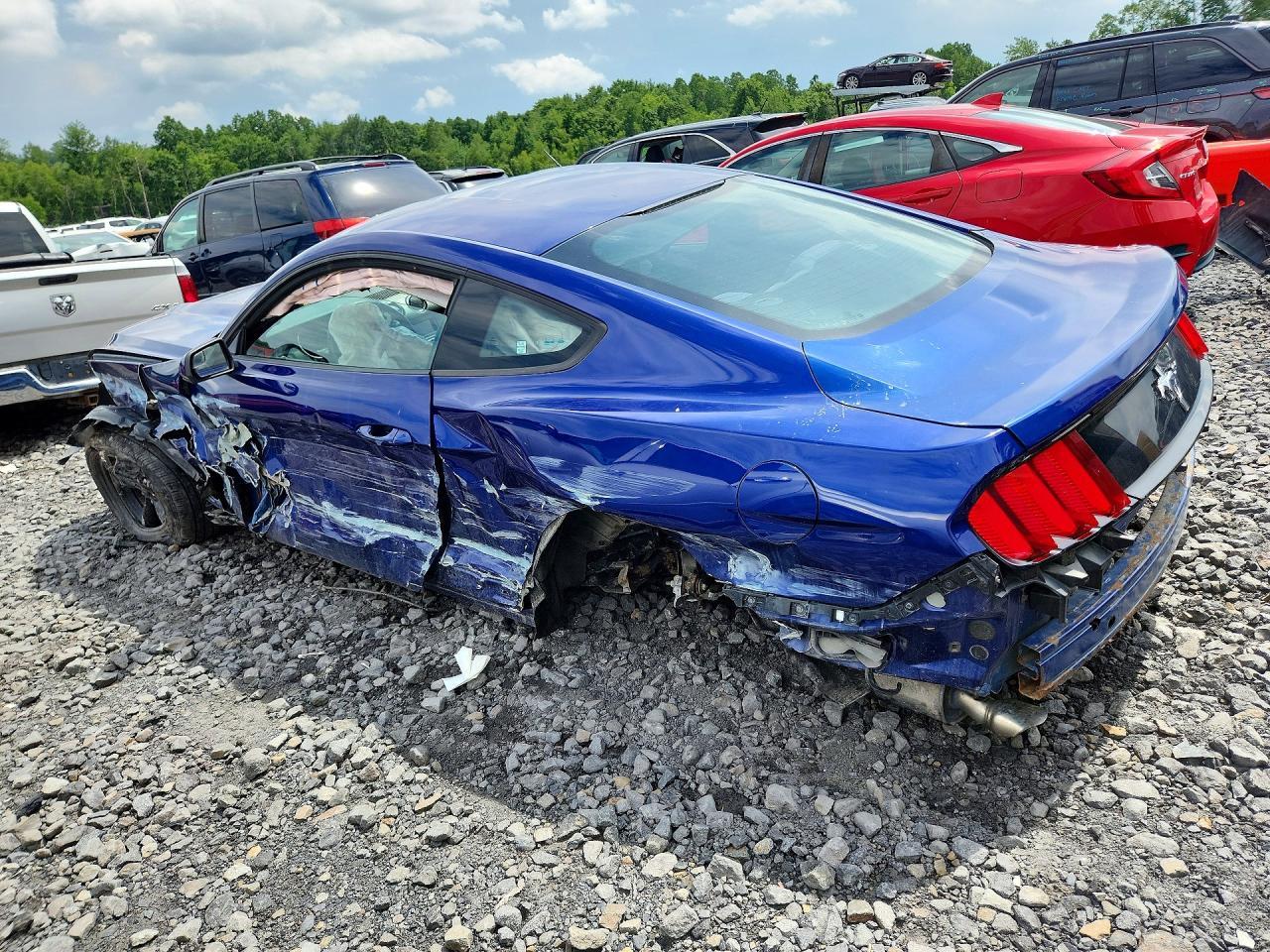 2016 Ford Mustang - zdjęcie 2